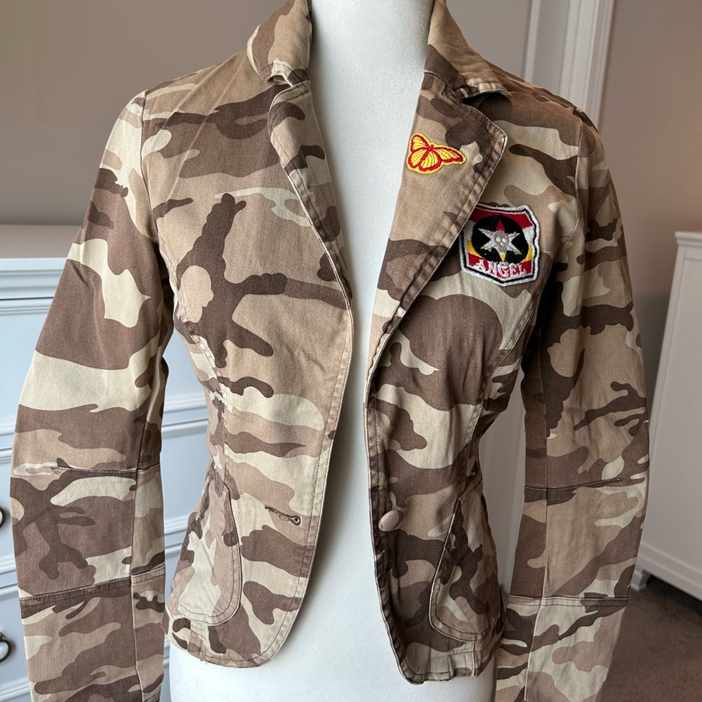 Cute Jacket from Only cute color of brown and Tan